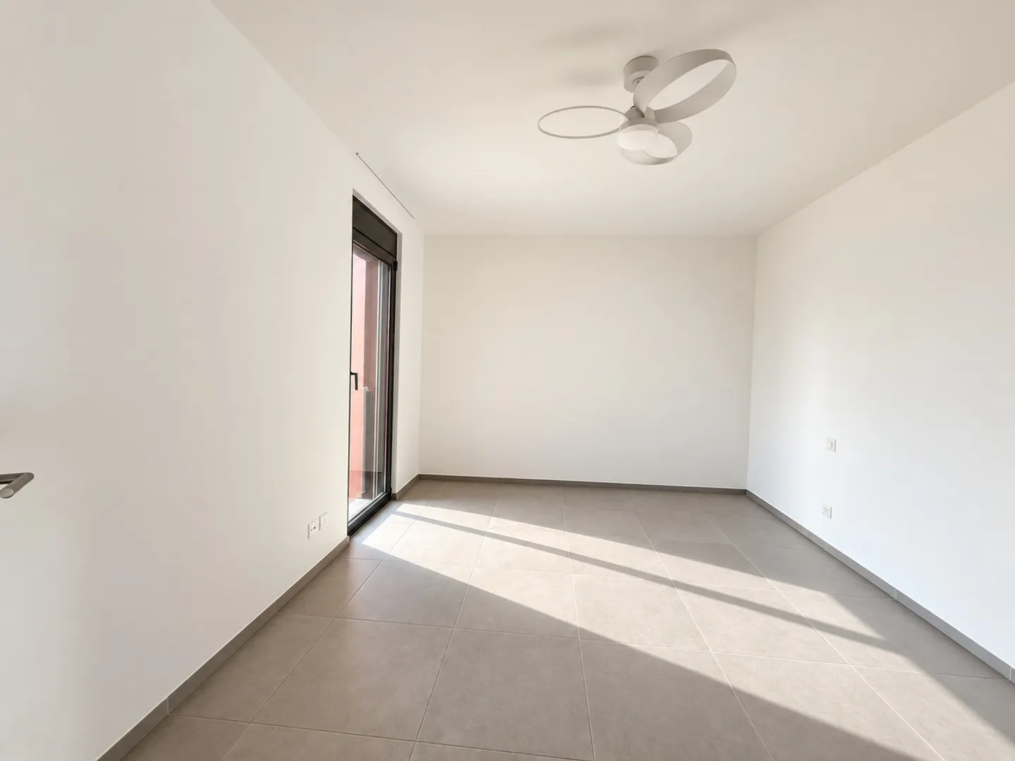 NEU UND GERÄUMIG 2.5 ZIMMER - Foto 6 von 10