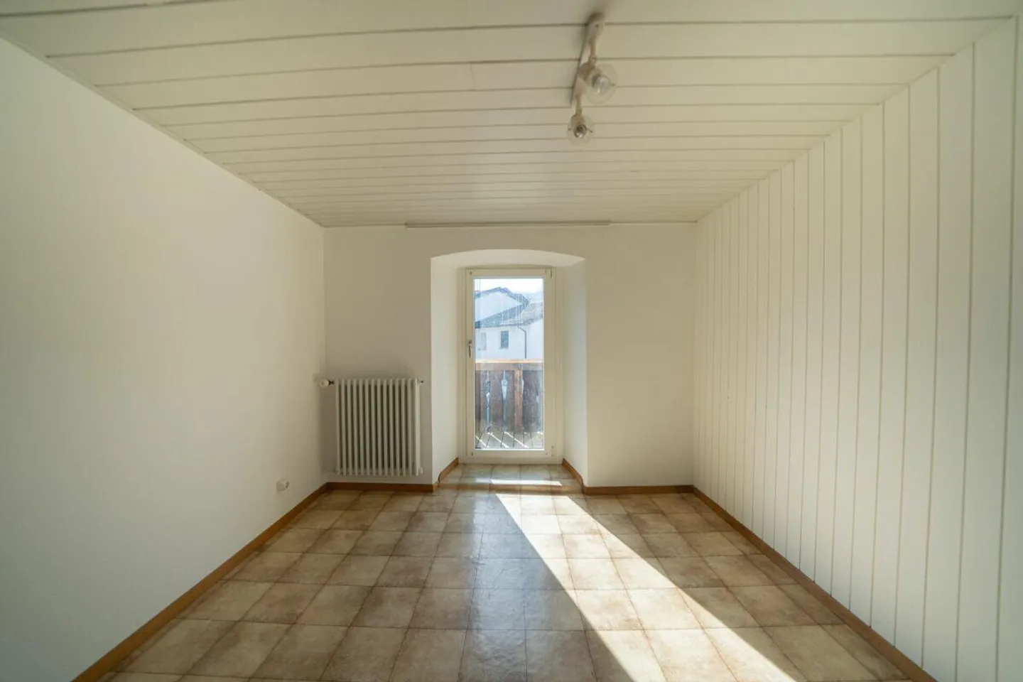 Charmantes Bauernhaus mit Scheune, Garage und Gewölbekeller - Foto 9 di 13