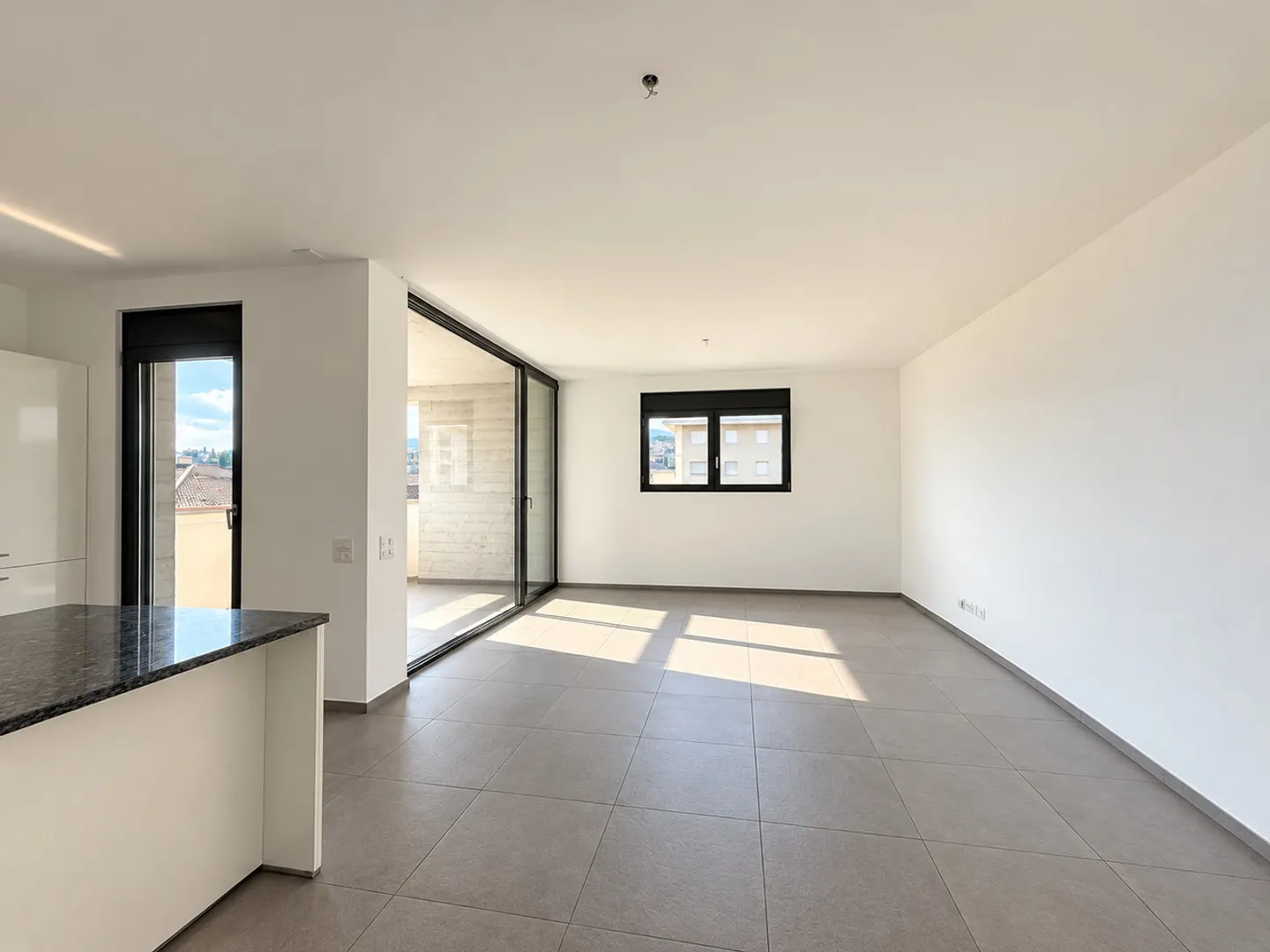 NEU UND GERÄUMIG 2.5 ZIMMER - Foto 4 von 10