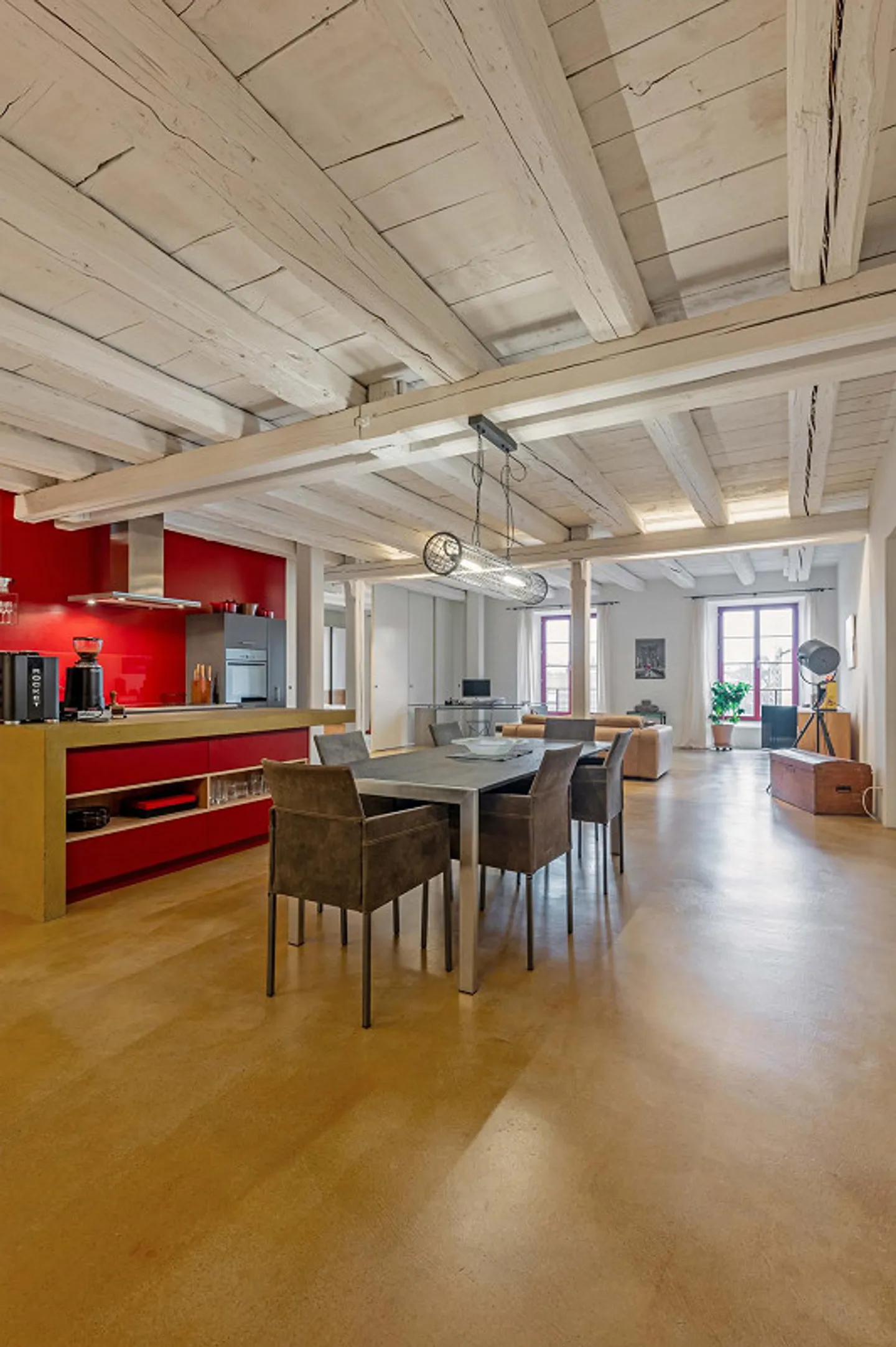 Stilvolles Loft in historischer Spinnerei - Foto 1 von 12