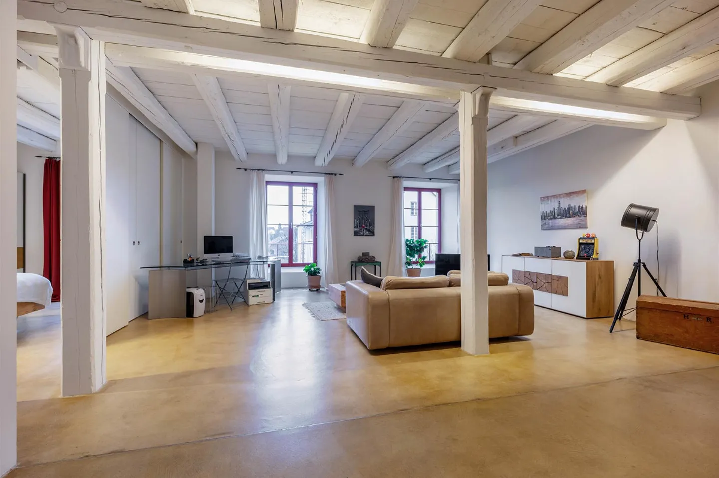 Stilvolles Loft in historischer Spinnerei - Foto 3 von 12