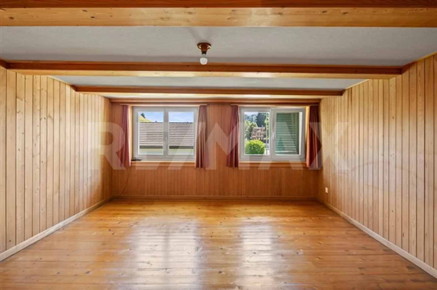 Well-maintained duplex house with building plot - Photo 11 of 13