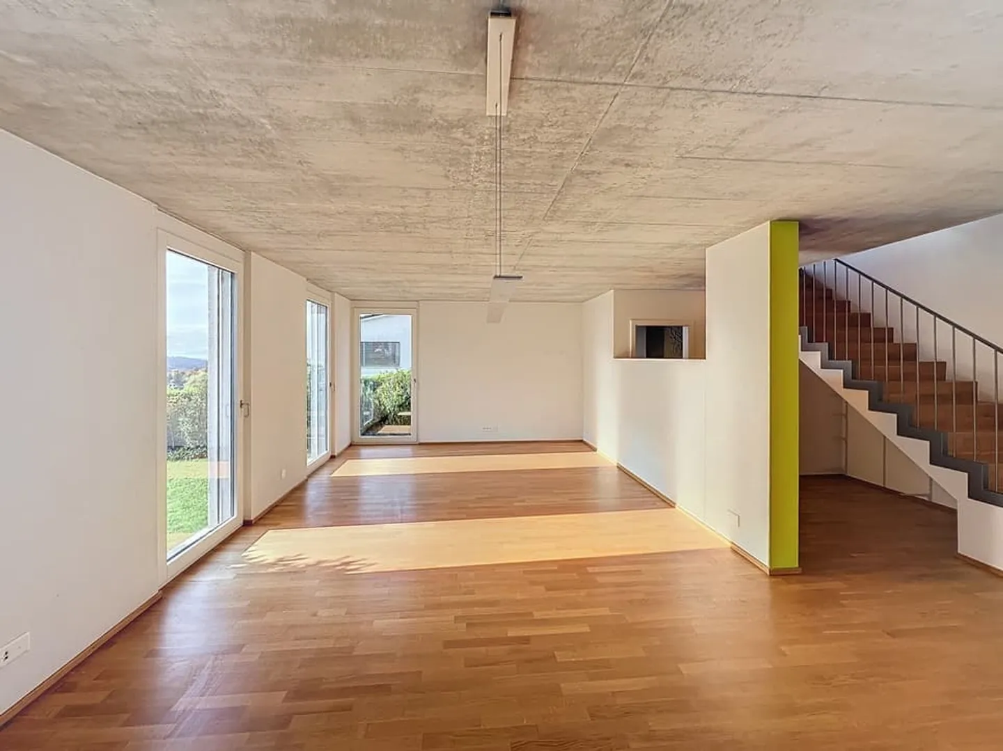 Villa indipendente con terrazza e giardino - Foto 4 di 8