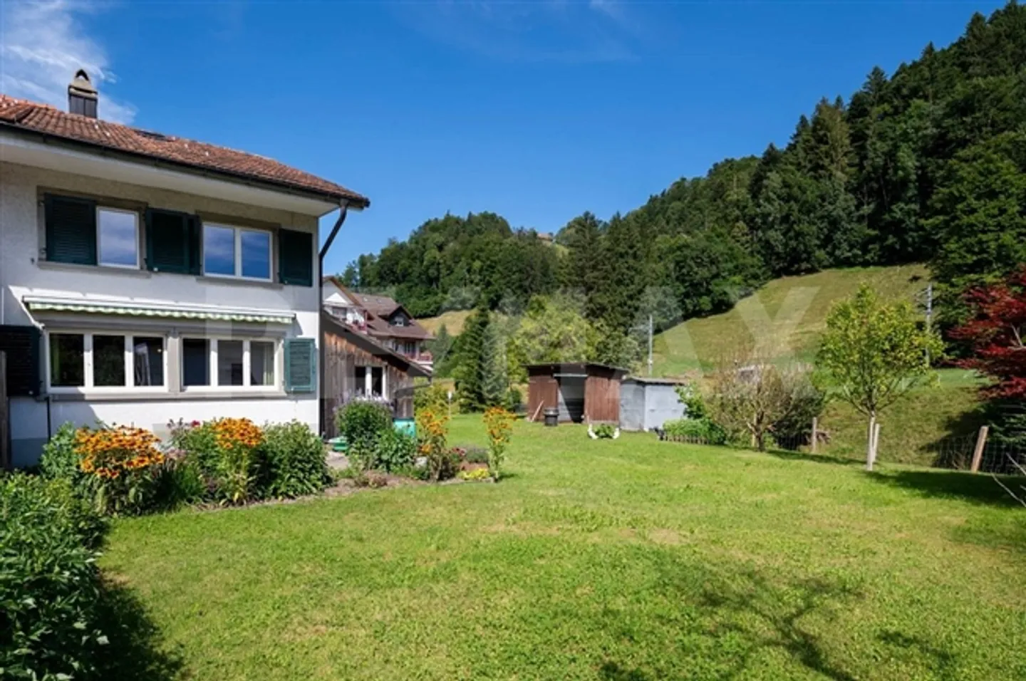 Well-maintained duplex house with building plot - Photo 5 of 13