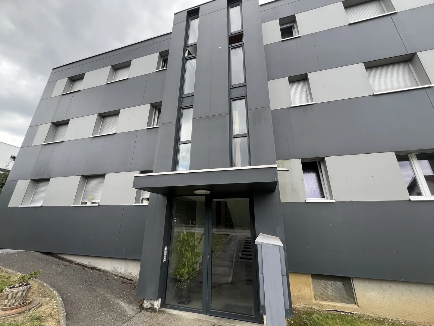 Charming 3.5-Room Apartment - Photo 9 of 12