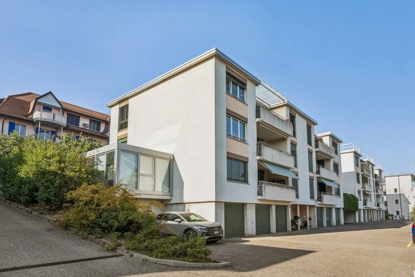 Appartamento di 4,5 locali con balcone e vista sul lago di Neuchâtel - Foto 1 di 10