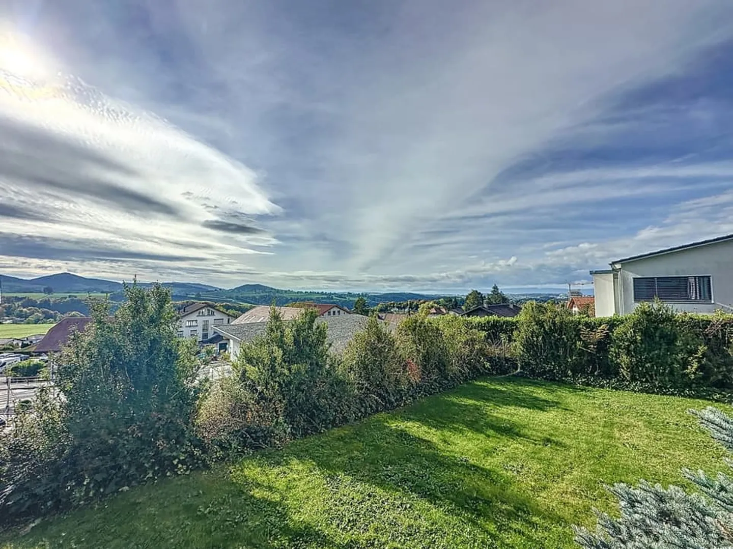 Villa indipendente con terrazza e giardino - Foto 8 di 8