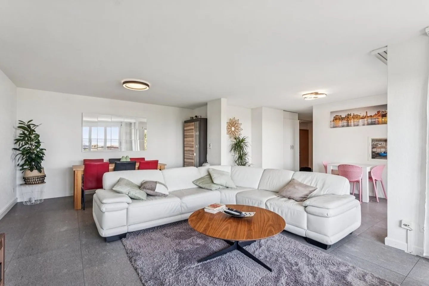 Appartamento di 4,5 locali con balcone e vista sul lago di Neuchâtel - Foto 3 di 10