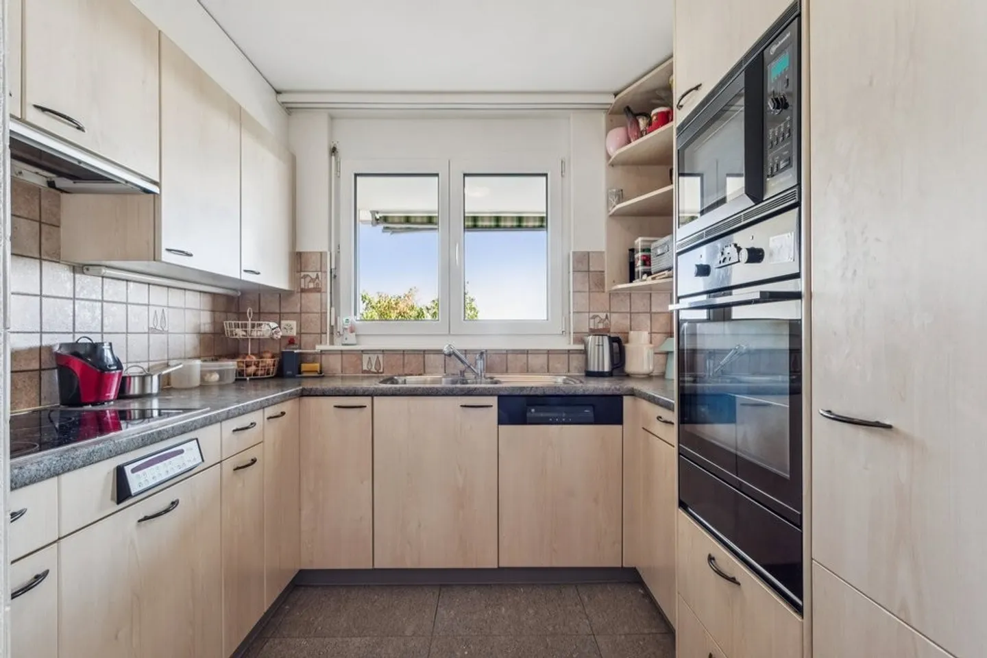 Appartamento di 4,5 locali con balcone e vista sul lago di Neuchâtel - Foto 4 di 10