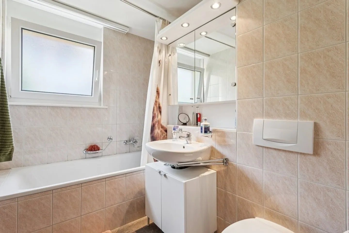 Appartamento di 4,5 locali con balcone e vista sul lago di Neuchâtel - Foto 8 di 10