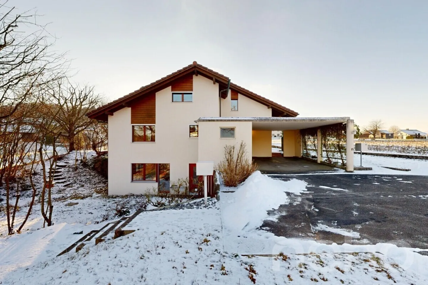 Spacious Family Home with Garden - Photo 2 of 12