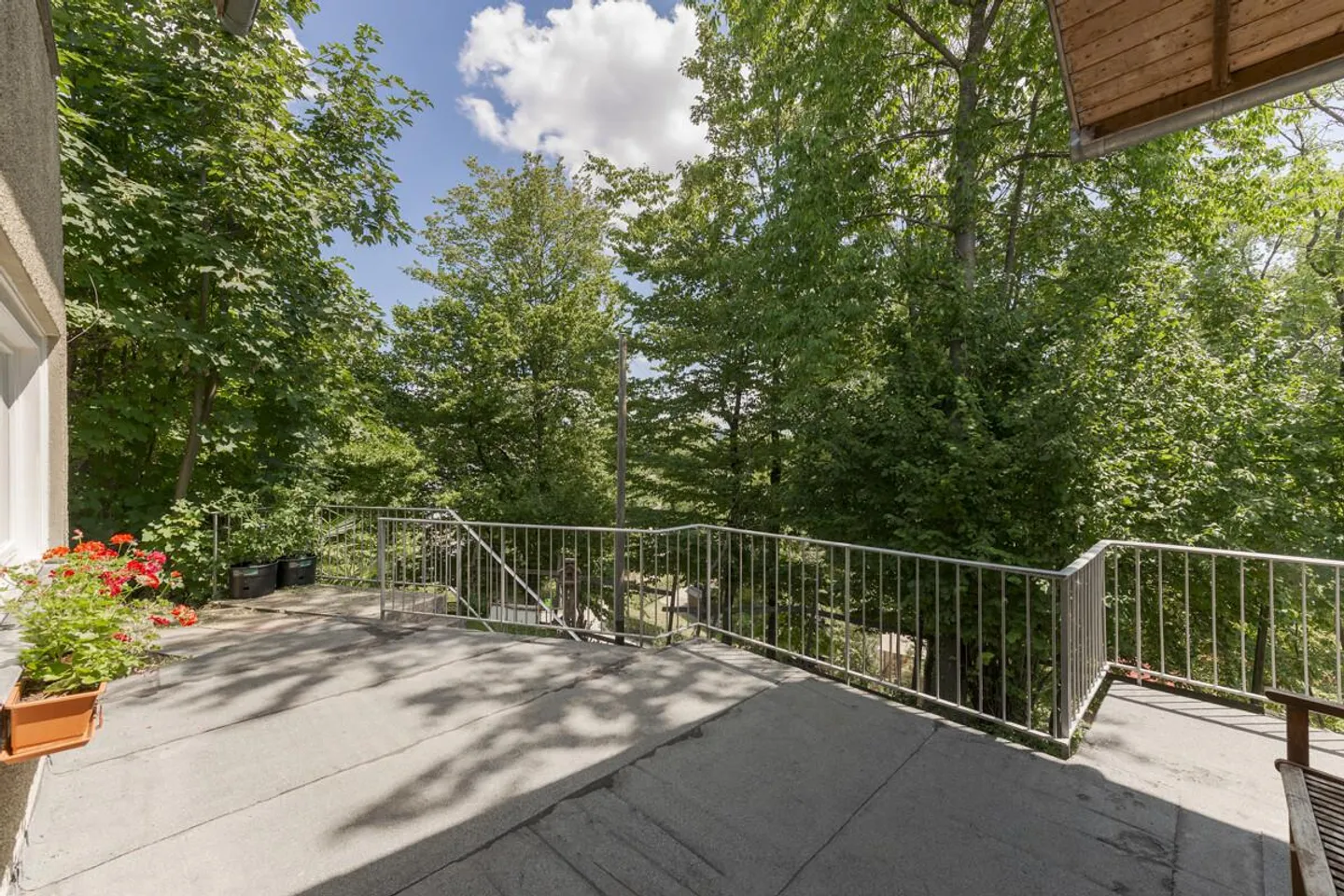 Unterengstringen: Listed Residential and Studio House in the Green - Photo 4 of 6