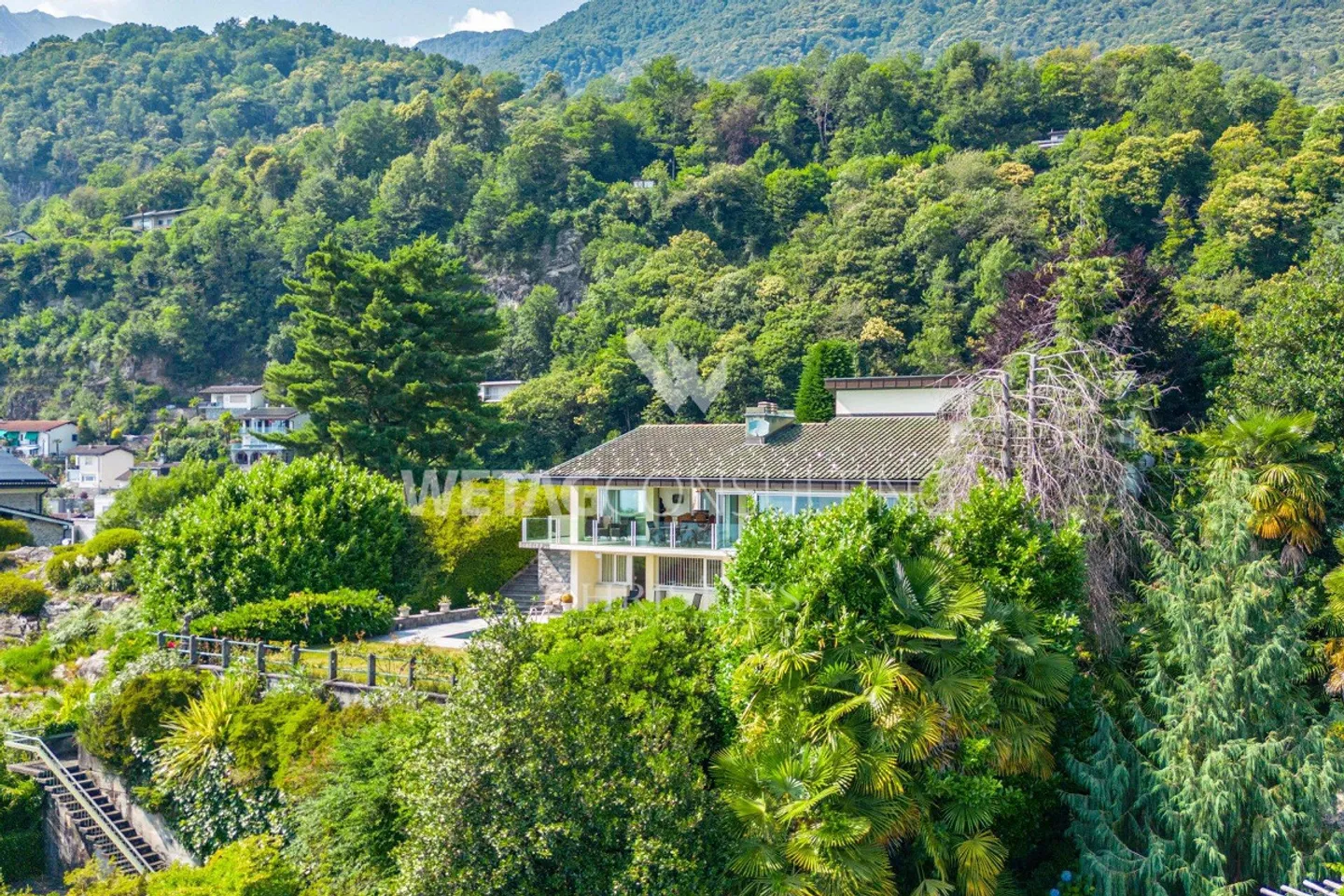 Minusio: Villa elegante con vista panoramica sul lago, piscina esterna &... - Foto 13 di 13