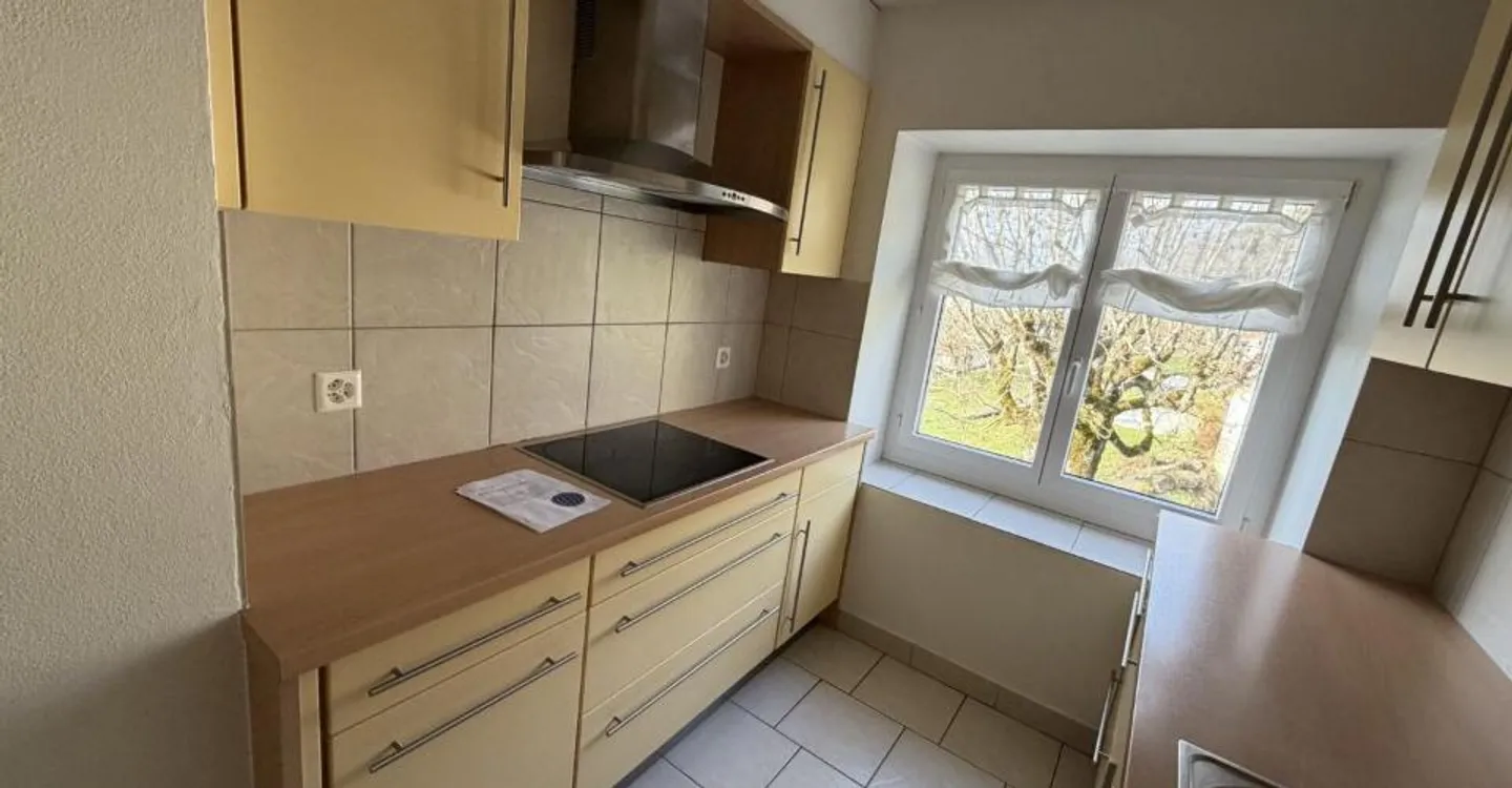 Appartement Charmant avec Vue sur le Lac - Photo 2 sur 13