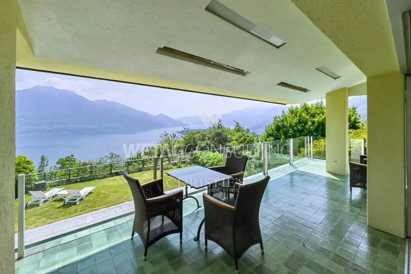 Minusio: Villa elegante con vista panoramica sul lago, piscina esterna &... - Foto 6 di 13