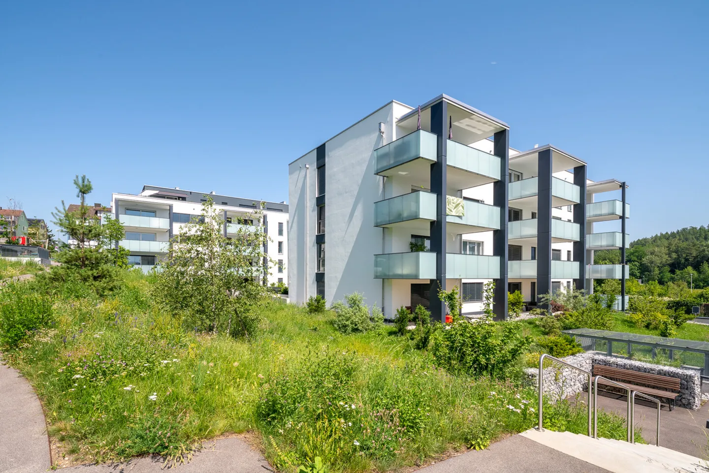 Spacious 4.5-room apartment in the sunny Sennenwies development - Photo 2 of 8