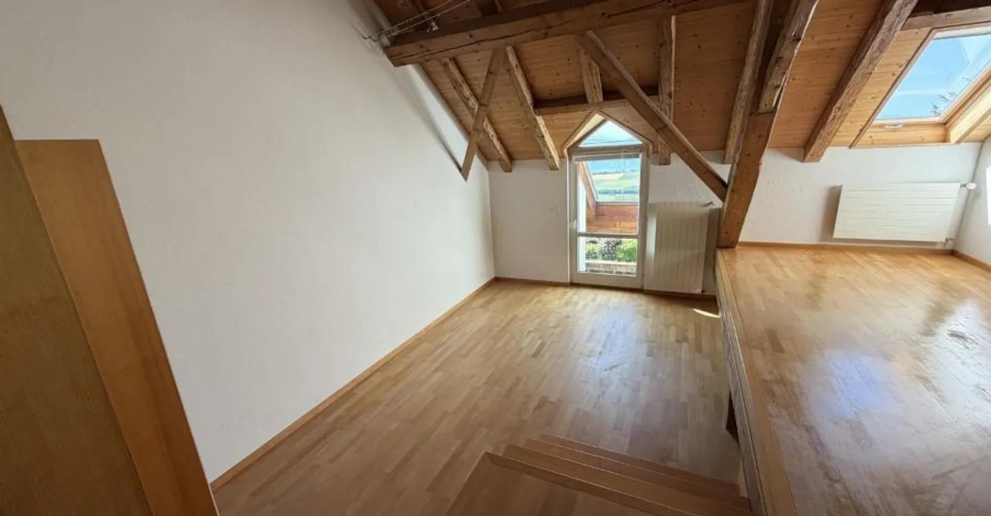 Appartement Charmant avec Vue sur le Lac - Photo 9 sur 13