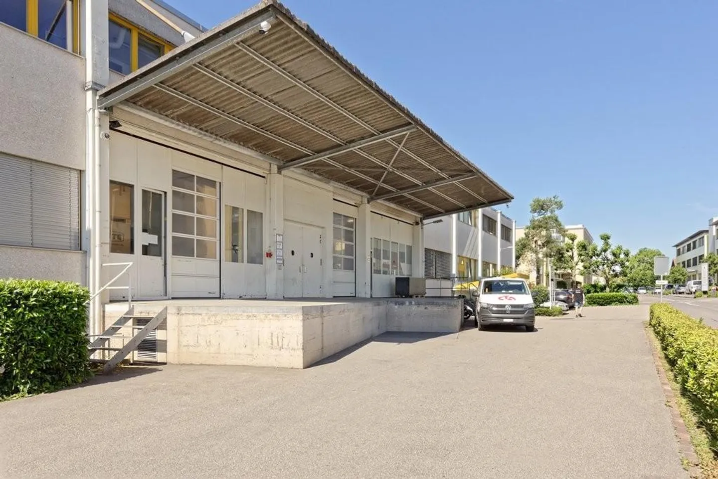 Helle und grosszügige Büro- und Lagerfläche in Hünenberg zu mieten - Foto 2 von 10