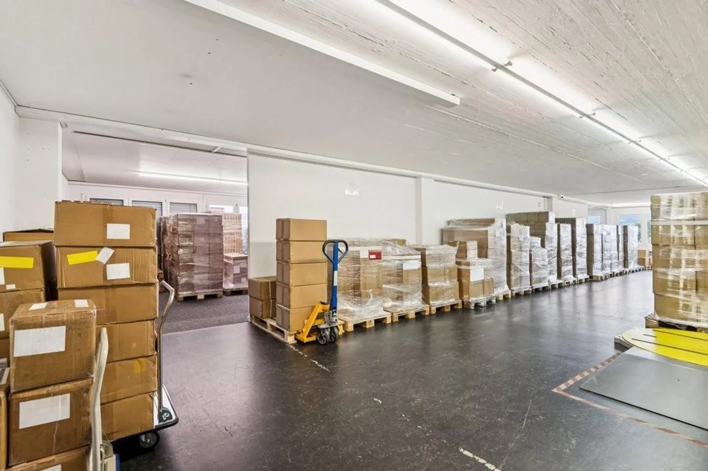 Helle und grosszügige Büro- und Lagerfläche in Hünenberg zu mieten - Foto 5 von 10