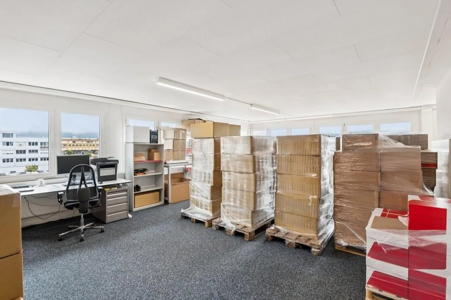 Helle und grosszügige Büro- und Lagerfläche in Hünenberg zu mieten - Foto 7 von 10