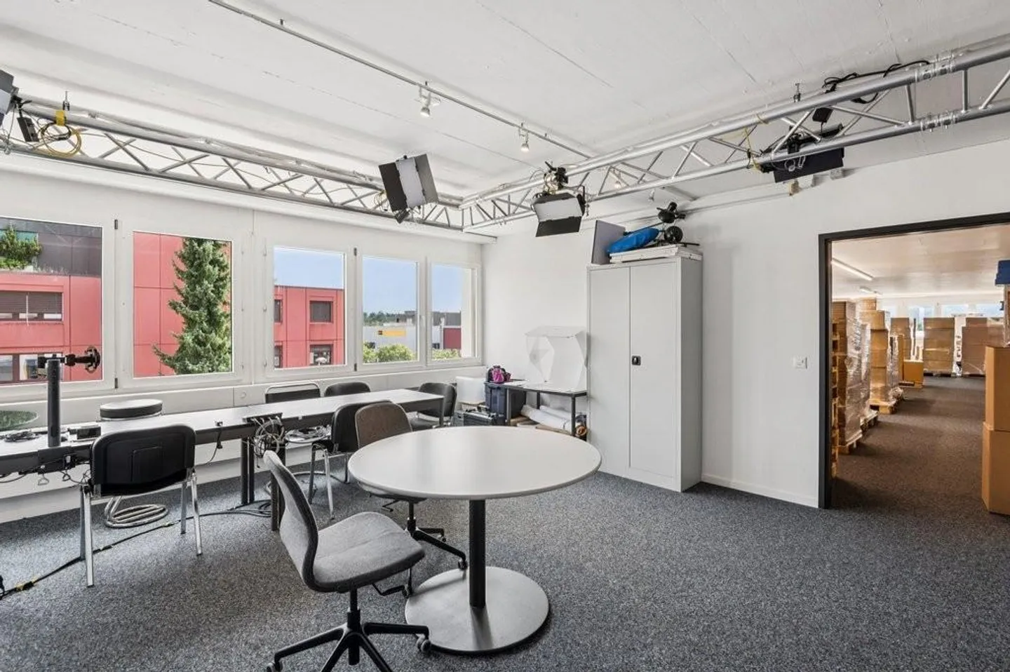 Helle und grosszügige Büro- und Lagerfläche in Hünenberg zu mieten - Foto 8 von 10