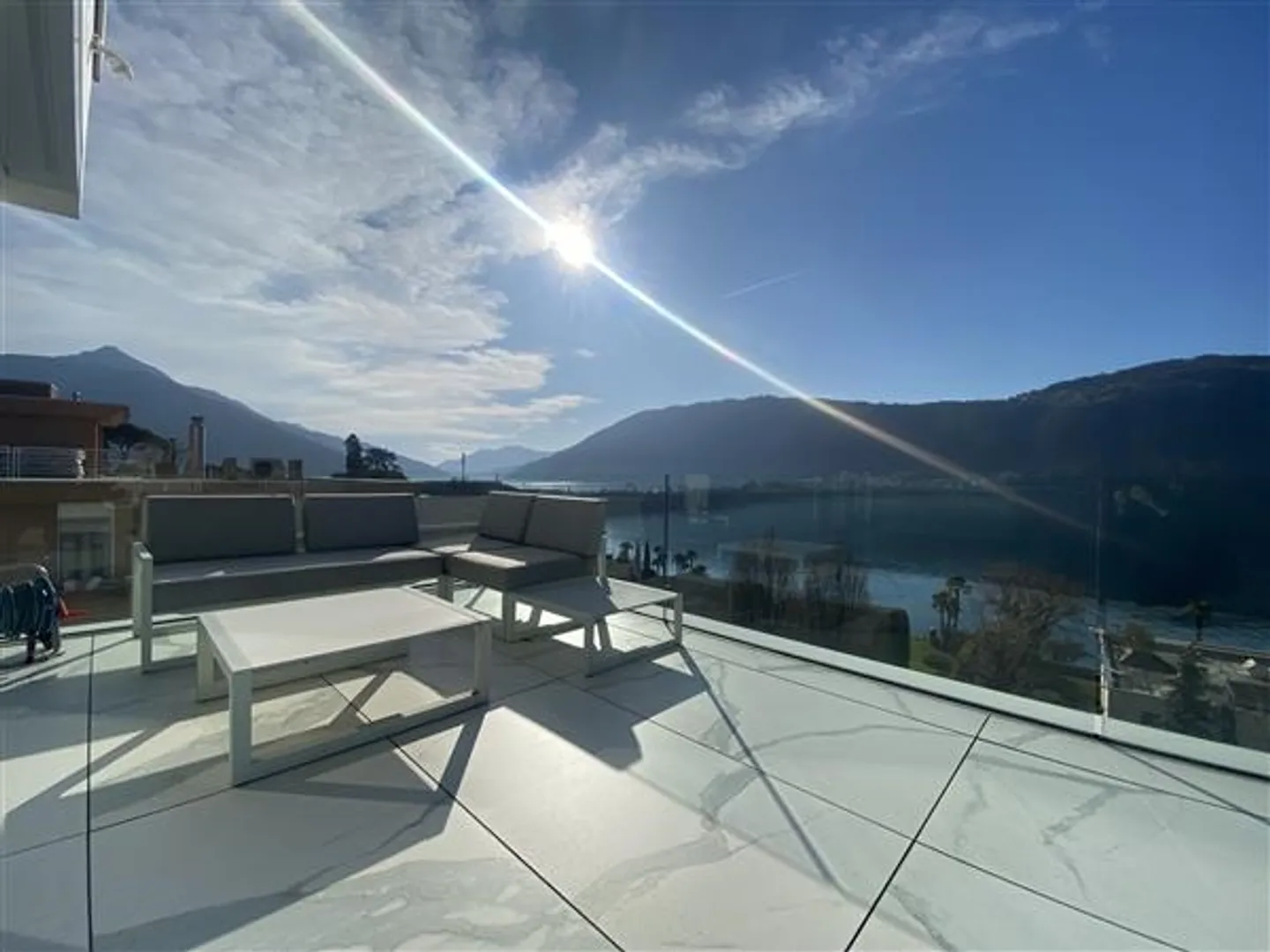 Bissone: Penthouse with 4.5 rooms - Photo 3 of 13
