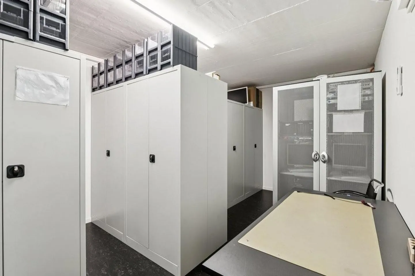 Helle und grosszügige Büro- und Lagerfläche in Hünenberg zu mieten - Foto 10 von 10