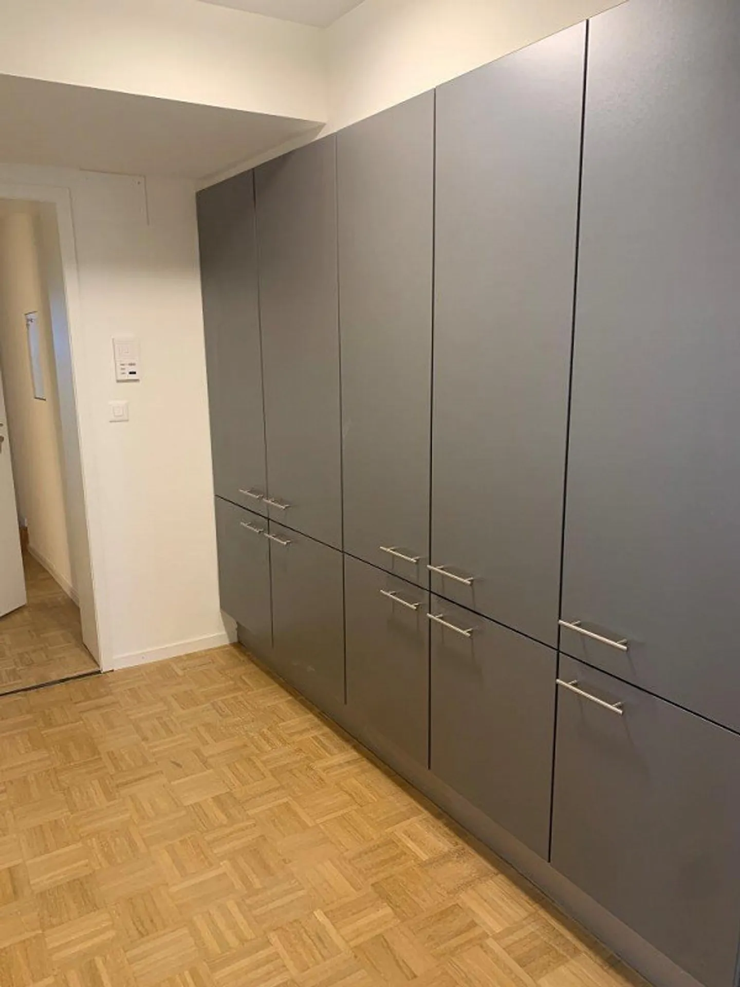 Spacious 4.5 Room Apartment with Lake View - Photo 8 of 12