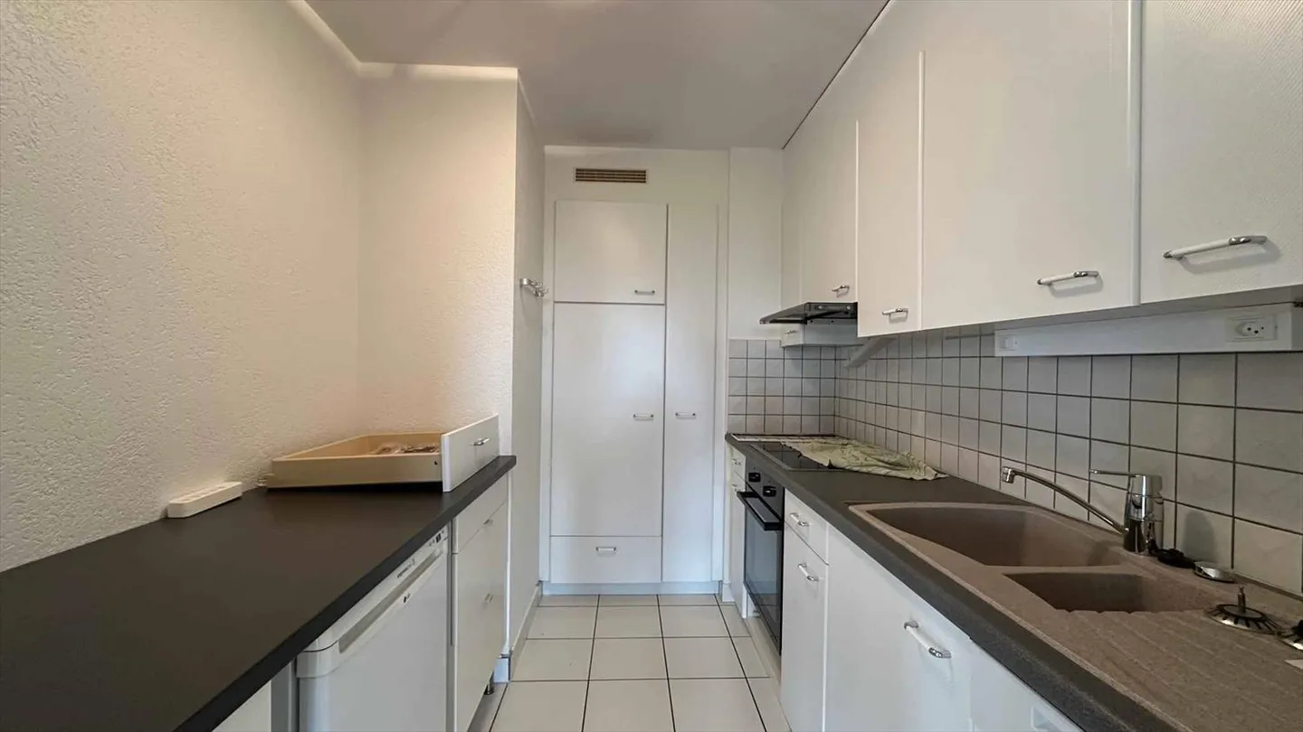 2.5 Room Apartment - Photo 3 of 9