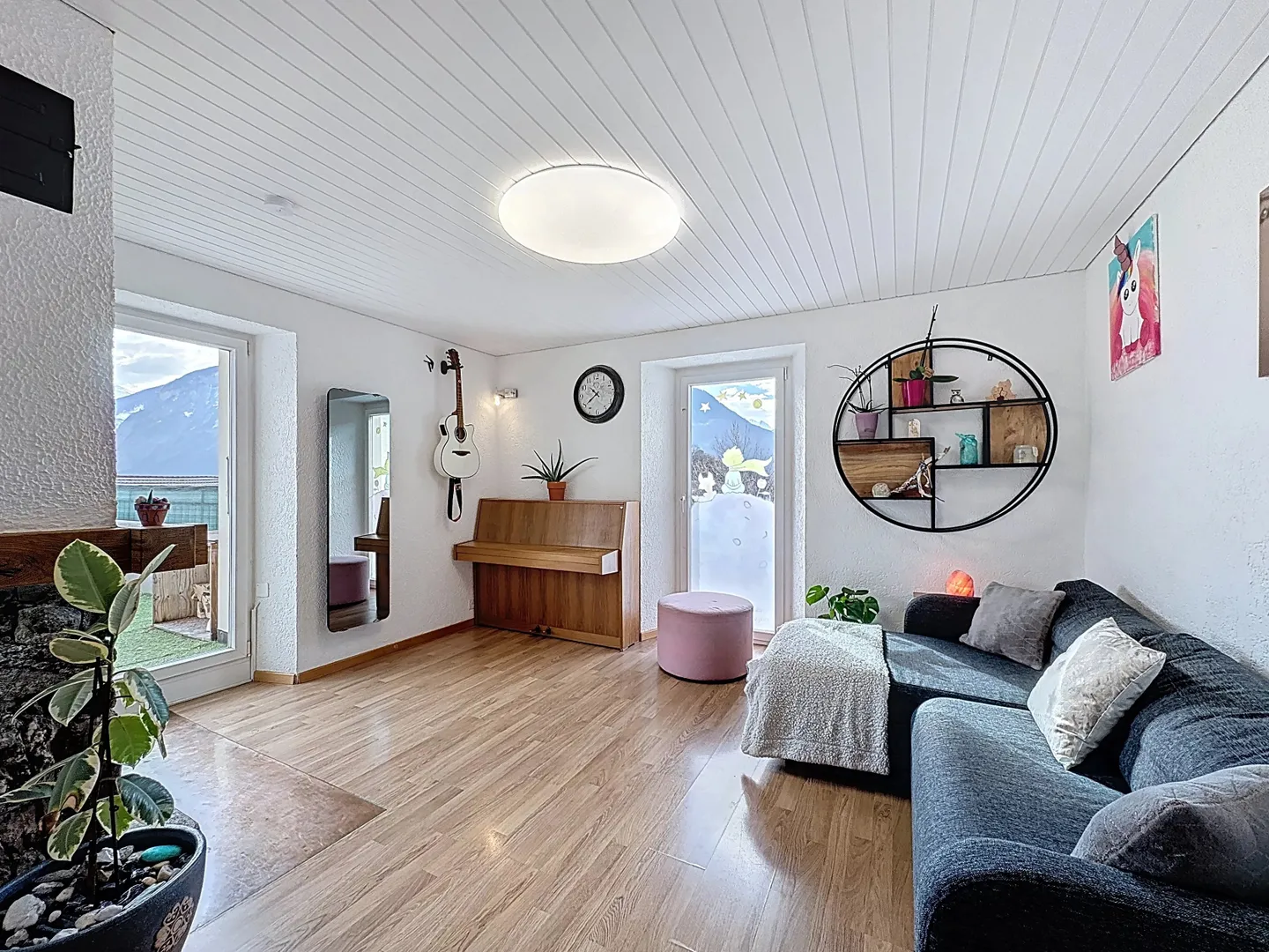 Schöne 4,5 Zimmer mit großer Terrasse in ruhiger Lage - Foto 1 von 13