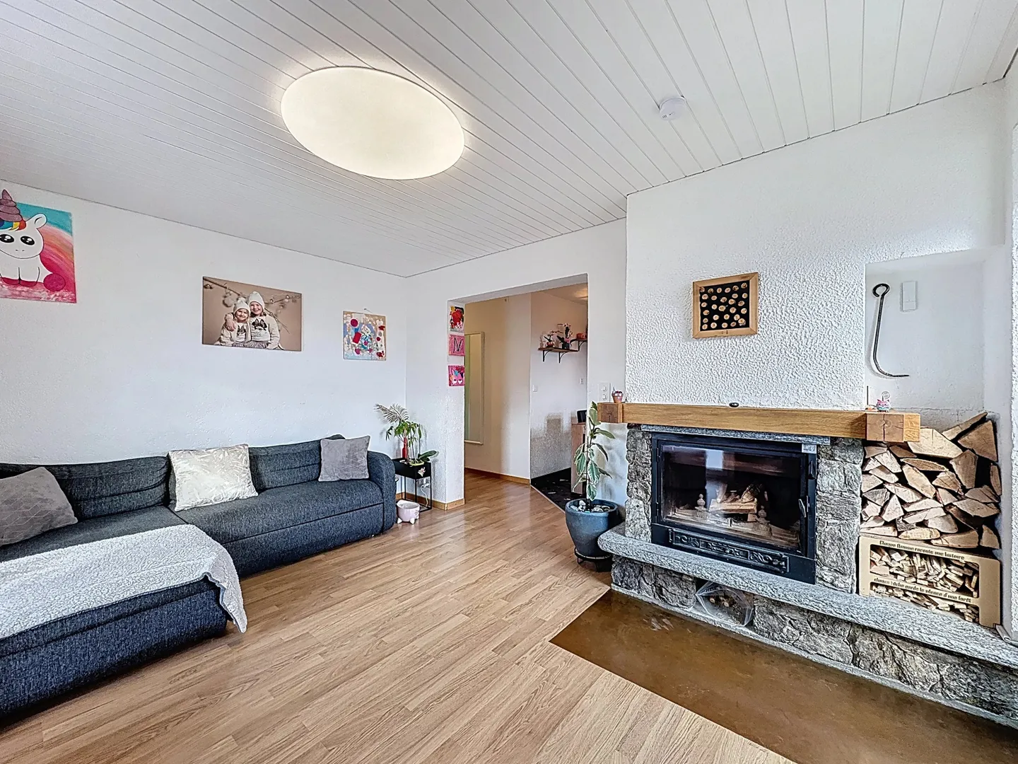 Schöne 4,5 Zimmer mit großer Terrasse in ruhiger Lage - Foto 3 von 13