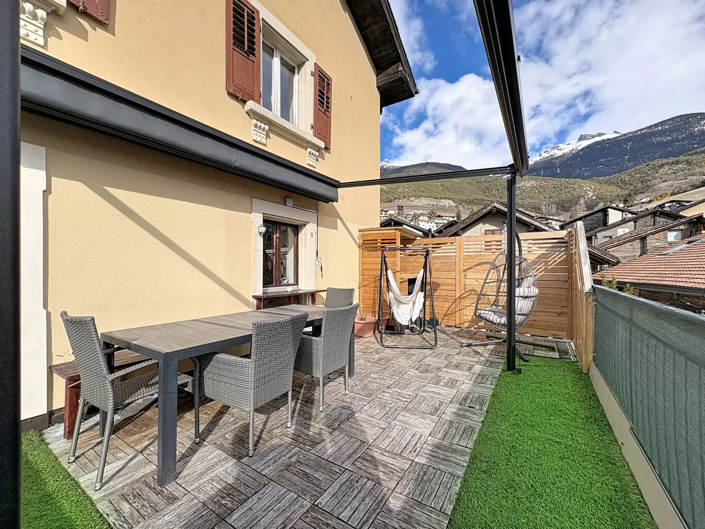 Schöne 4,5 Zimmer mit großer Terrasse in ruhiger Lage - Foto 5 von 13