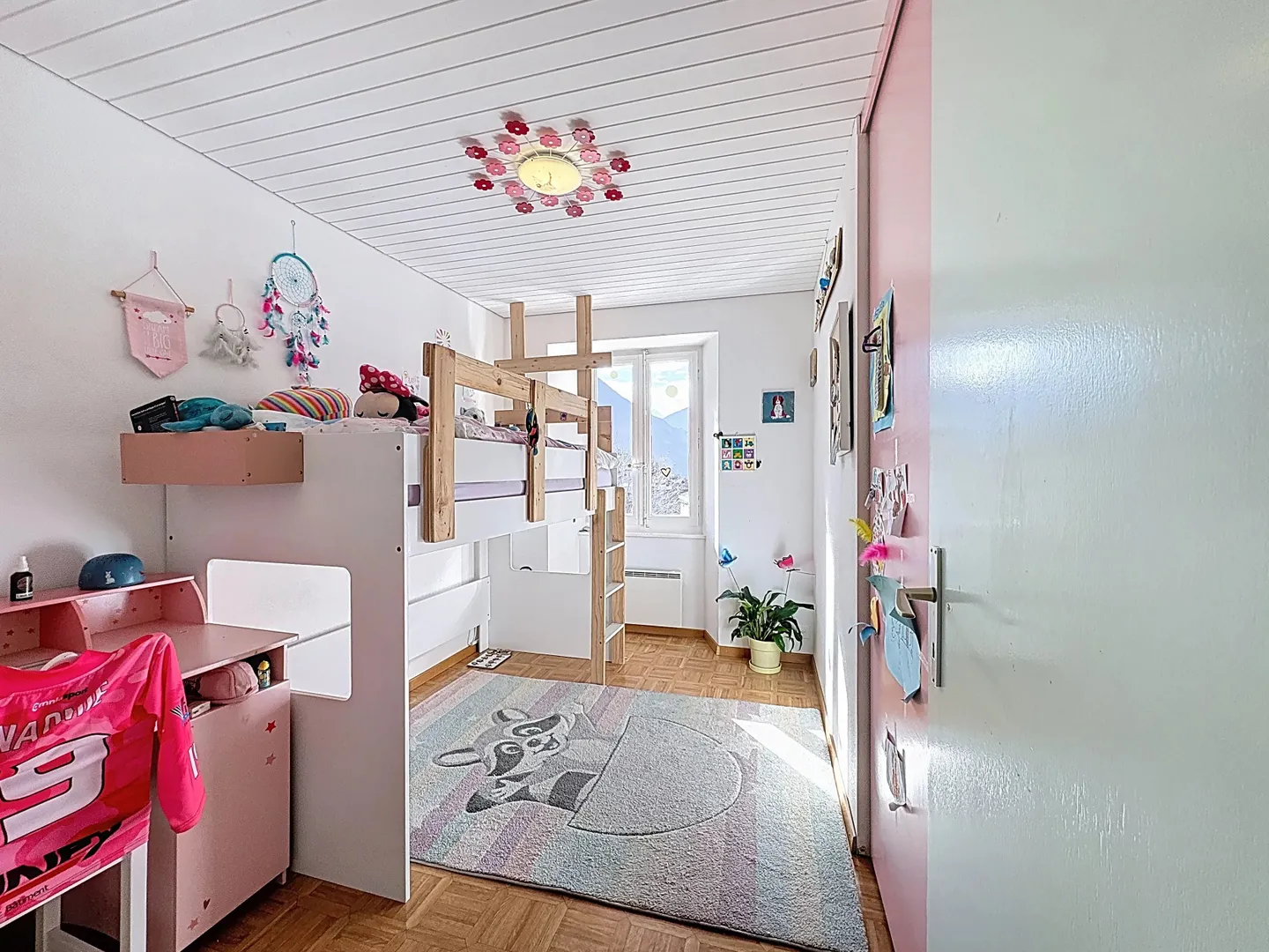 Schöne 4,5 Zimmer mit großer Terrasse in ruhiger Lage - Foto 10 von 13