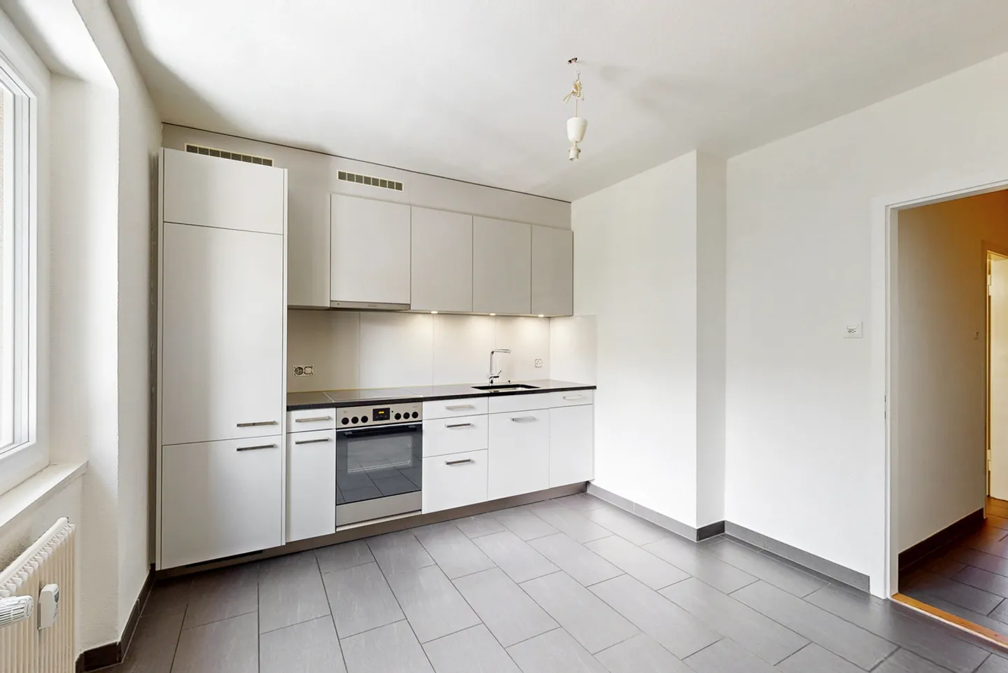 Renting without Deposit - Enjoy City Life Relaxed - Photo 2 of 9