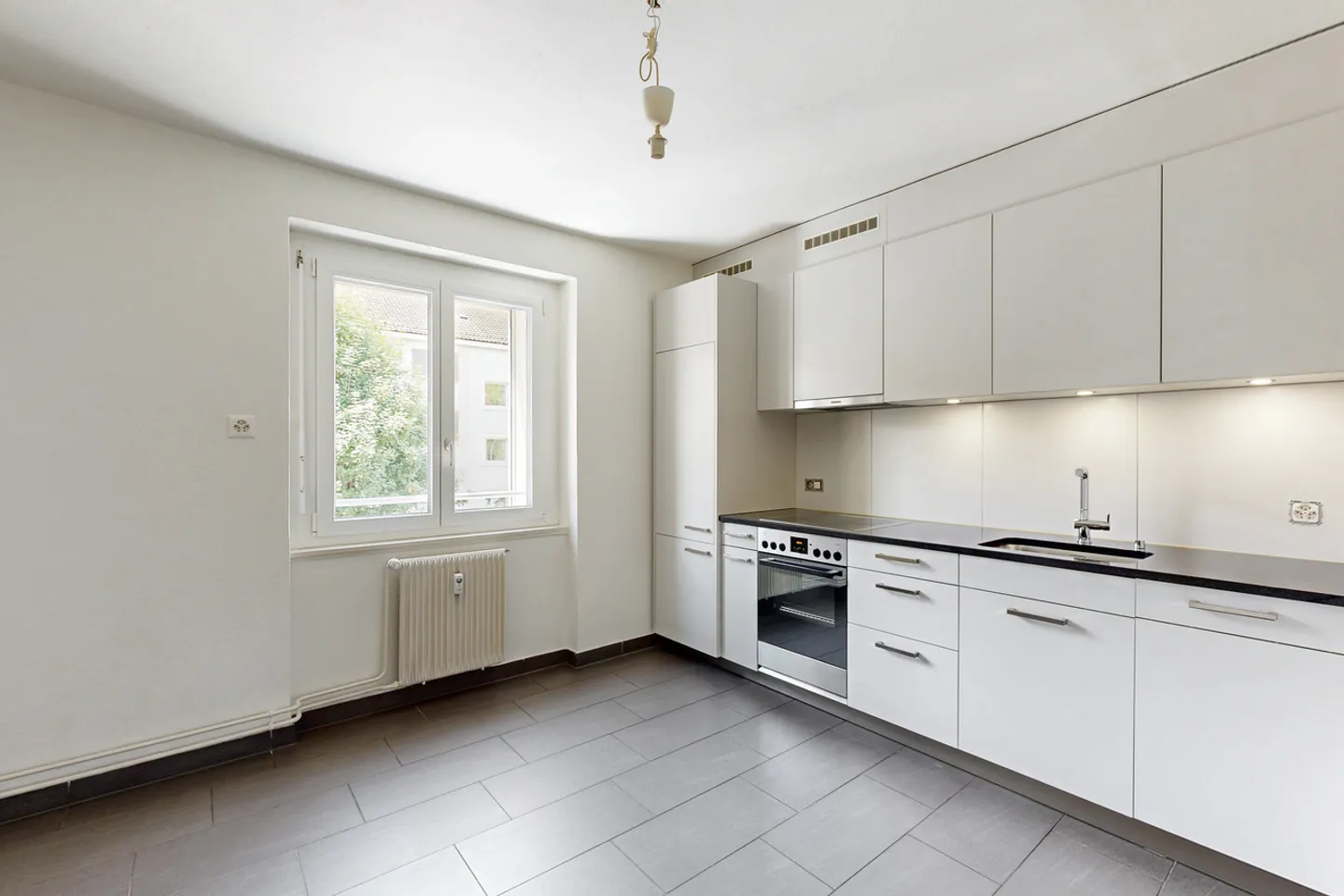 Renting without Deposit - Enjoy City Life Relaxed - Photo 3 of 9