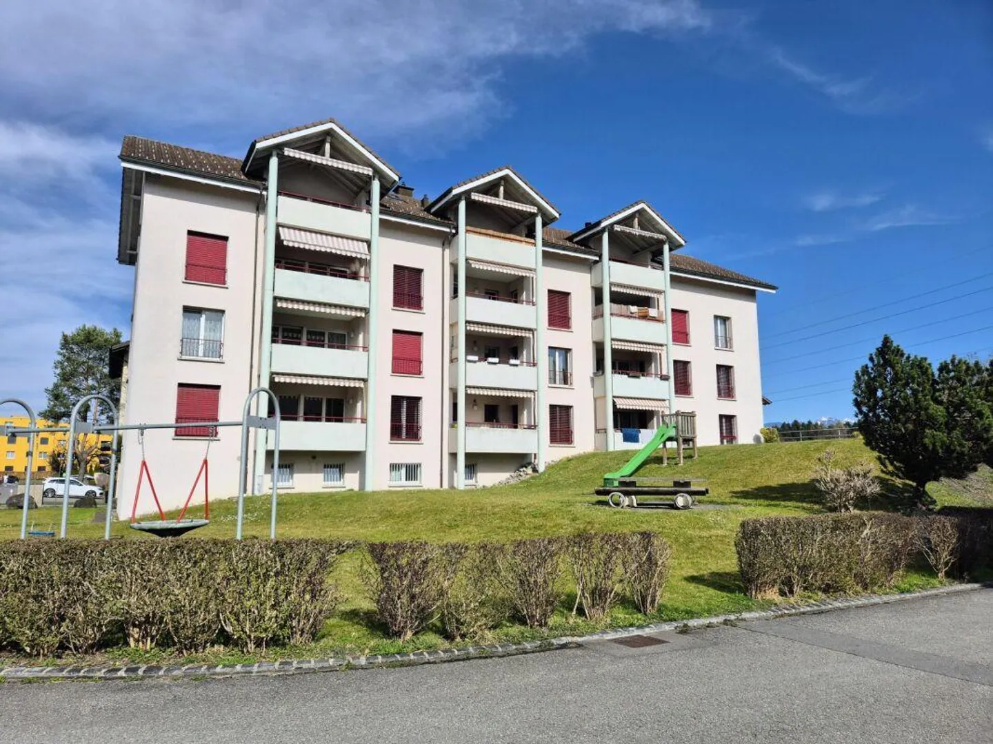 2.5-room apartment in a quiet and sunny location - Photo 1 of 7