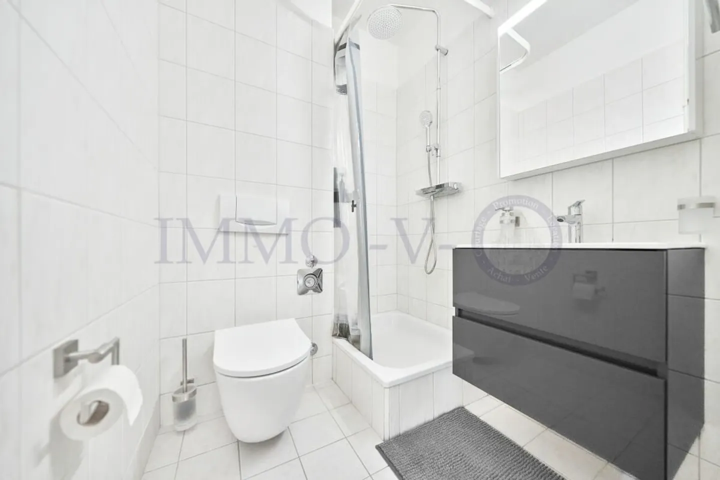 RENOVE ET MEUBLE AVEC TERRASSE - EMPLACEMENT IDEAL - Photo 6 of 6