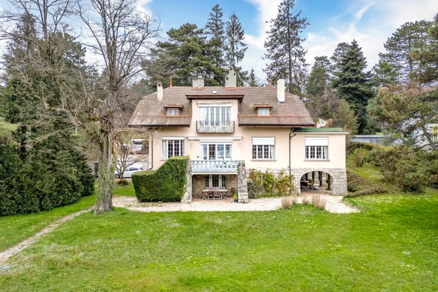 MAGNIFICENT MANSION - Photo 1 of 5