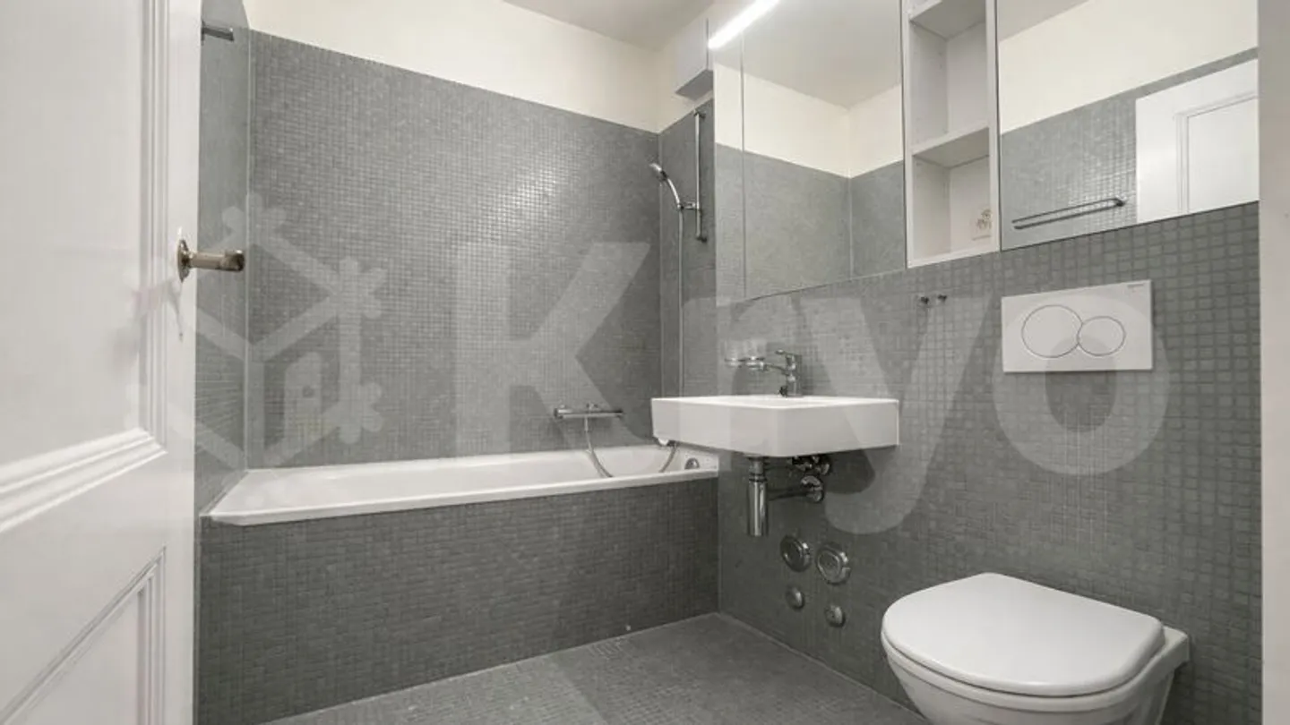 Spacious and bright 3-room apartment with balcony and lake/Lausanne view - Photo 5 of 5