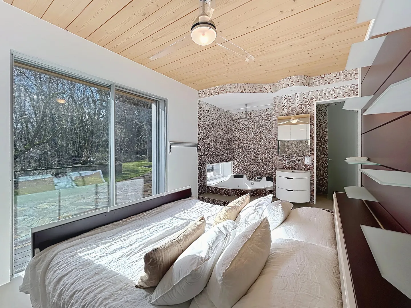 Propriété contemporaine de 600 m² avec vue panoramique sur le lac - Photo 10 sur 15