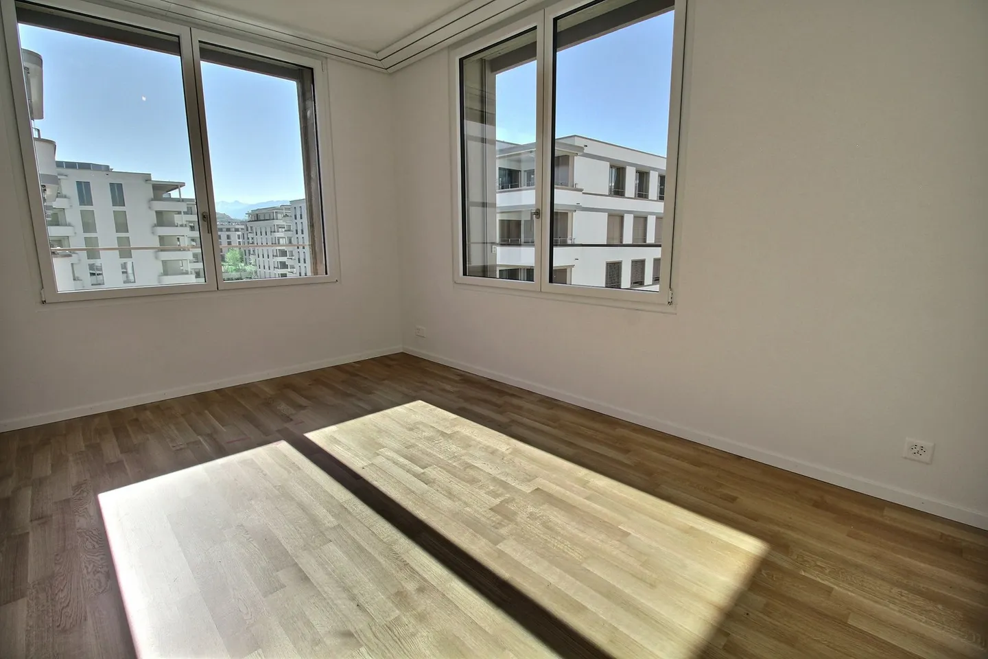 Magnificent new 4.5-room apartment for rent in Marly - Photo 3 of 12