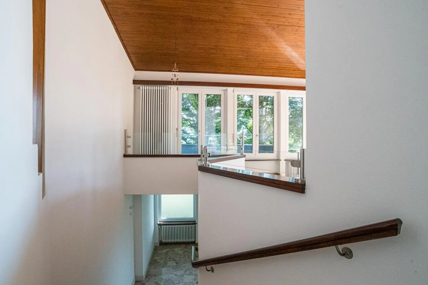 ARZO – APPARTAMENTO IN VILLA UNICA NEL SUO GENERE - Photo 5 of 15