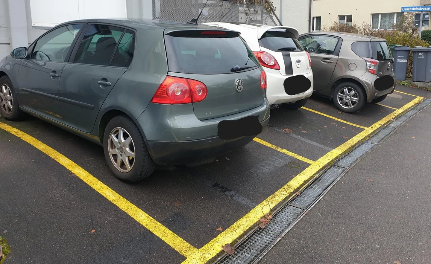 Posti auto nel quartiere residenziale - Zurigo Albisrieden - Foto 1 di 2