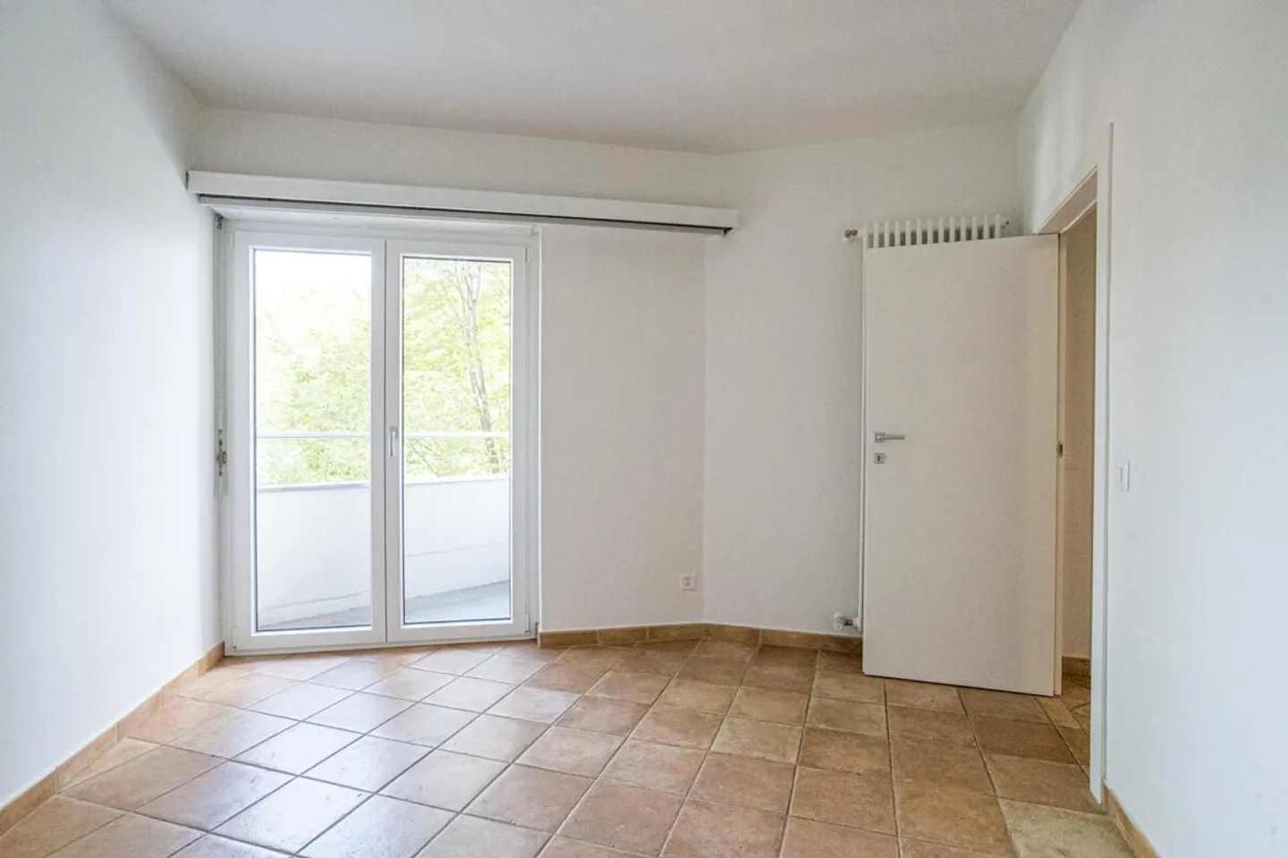 ARZO – APPARTAMENTO IN VILLA UNICA NEL SUO GENERE - Photo 10 of 15