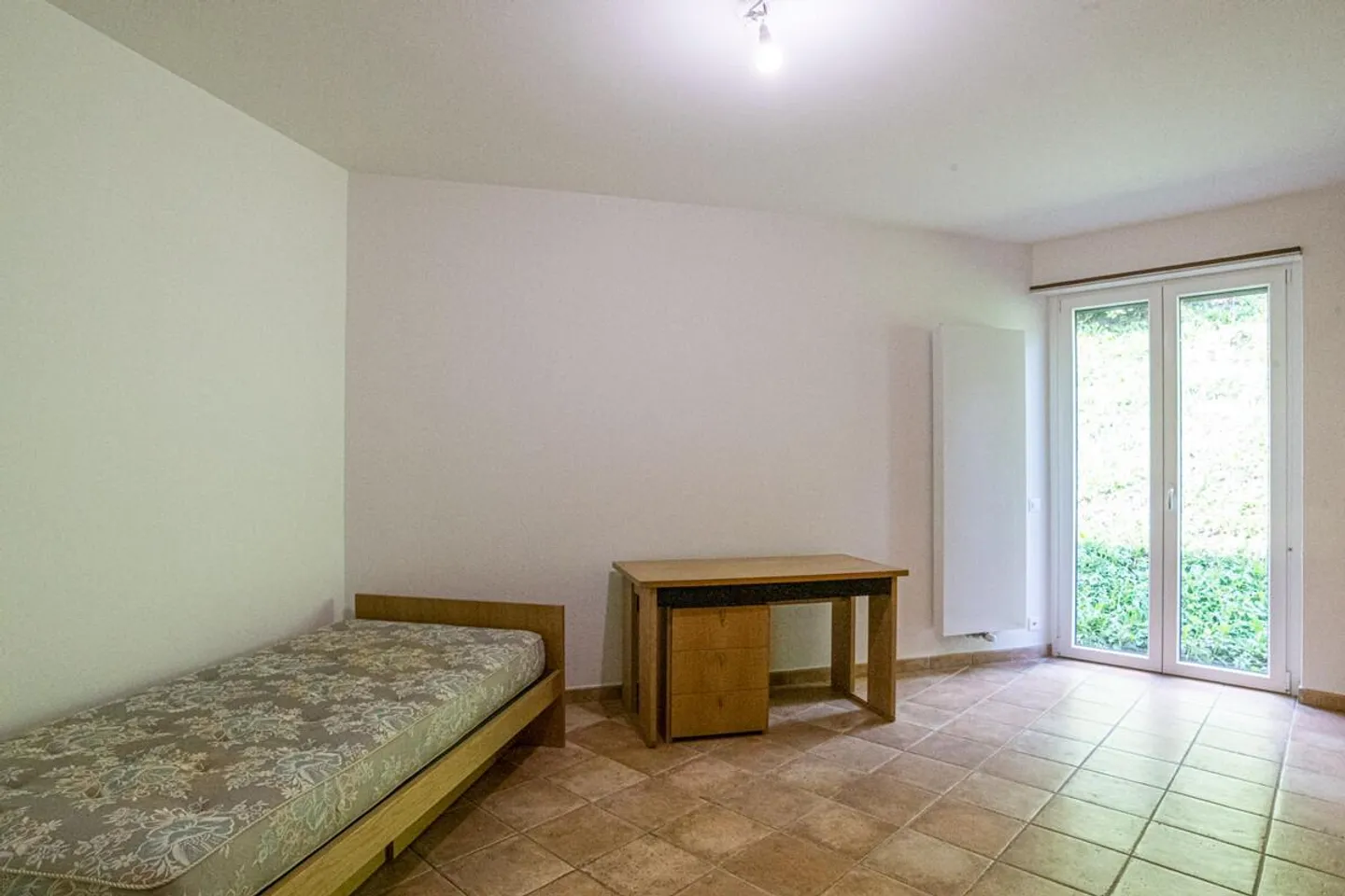 ARZO – APPARTAMENTO IN VILLA UNICA NEL SUO GENERE - Photo 11 of 15