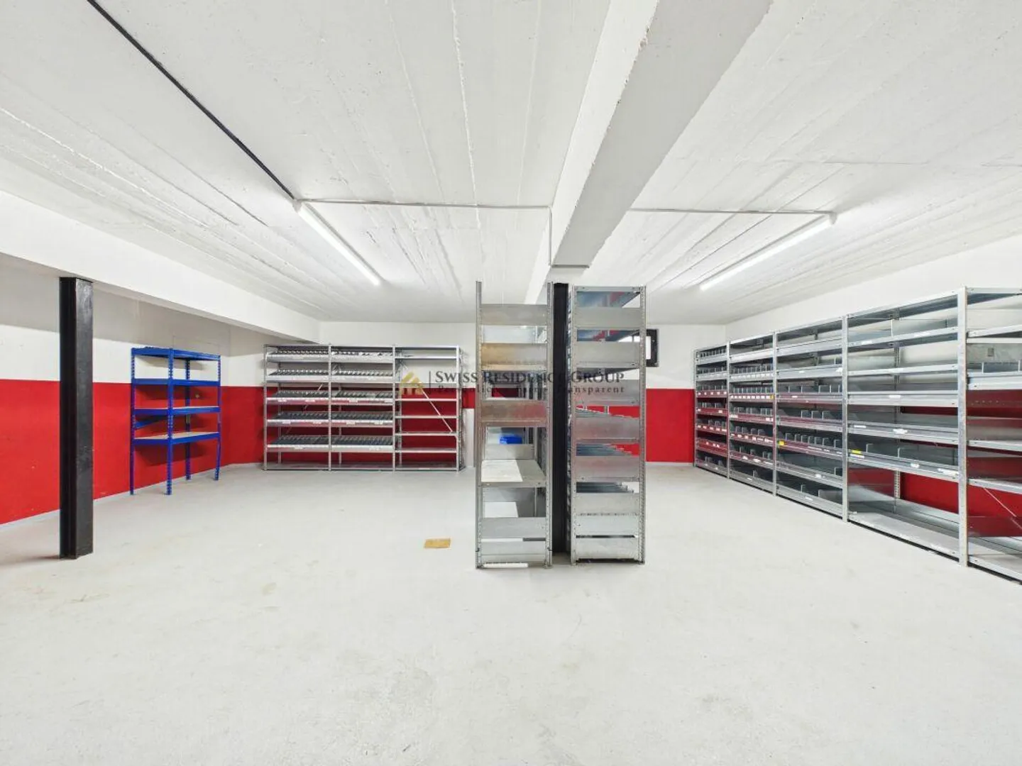 Spazio commerciale versatile con ufficio, laboratorio e magazzino - Foto 3 di 25
