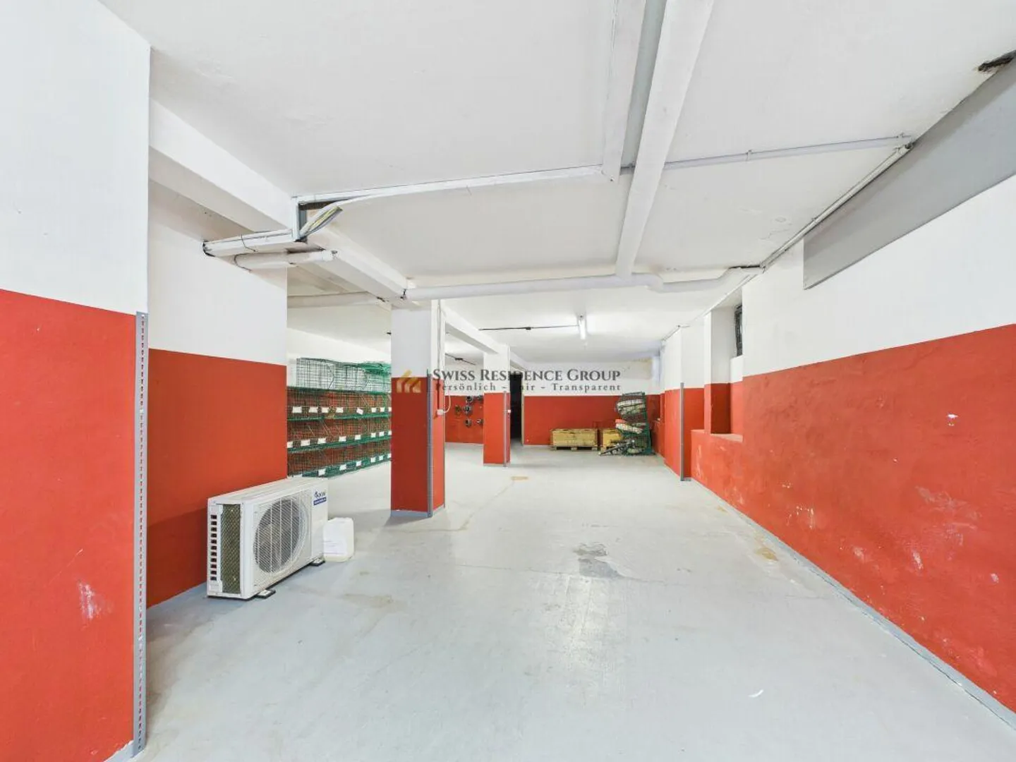 Spazio commerciale versatile con ufficio, laboratorio e magazzino - Foto 4 di 25