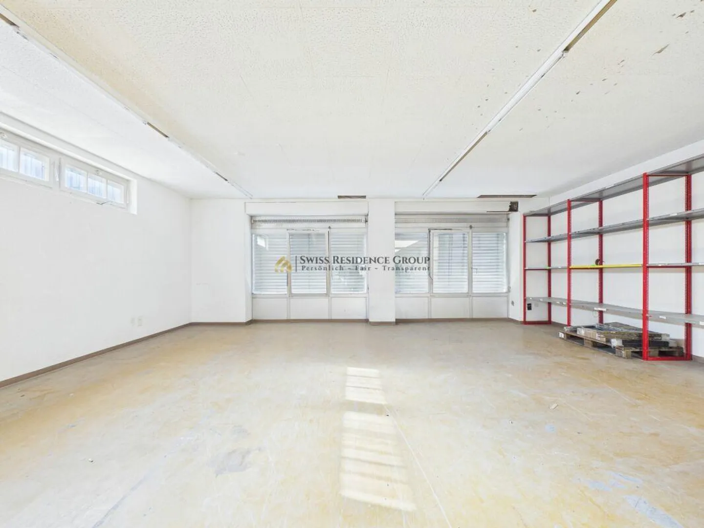 Spazio commerciale versatile con ufficio, laboratorio e magazzino - Foto 11 di 25