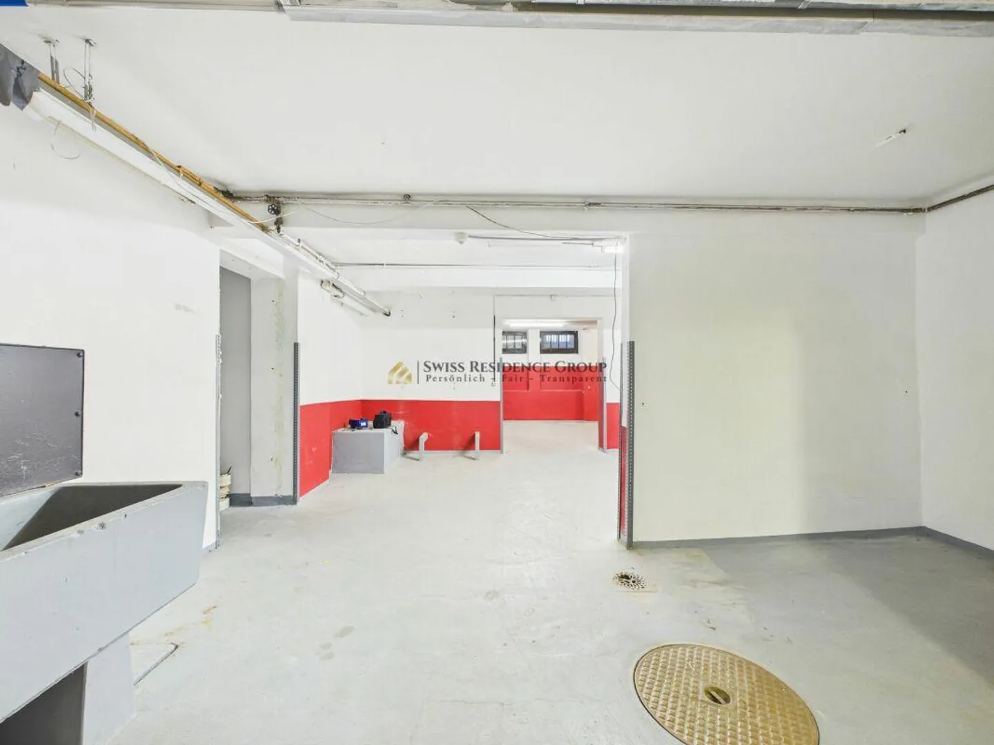 Spazio commerciale versatile con ufficio, laboratorio e magazzino - Foto 7 di 25