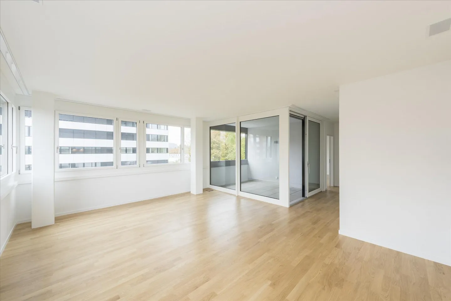 Modernes Apartment mit Aussicht - Foto 2 von 8